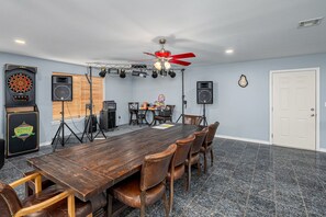 Game room in Barn dominium