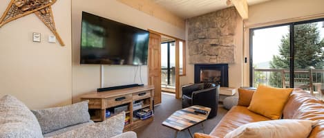 Living Area w/ Fireplace and TV