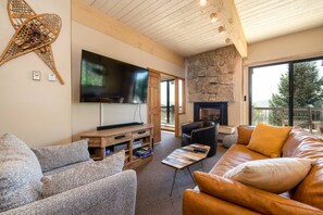 Living Area w/ Fireplace and TV