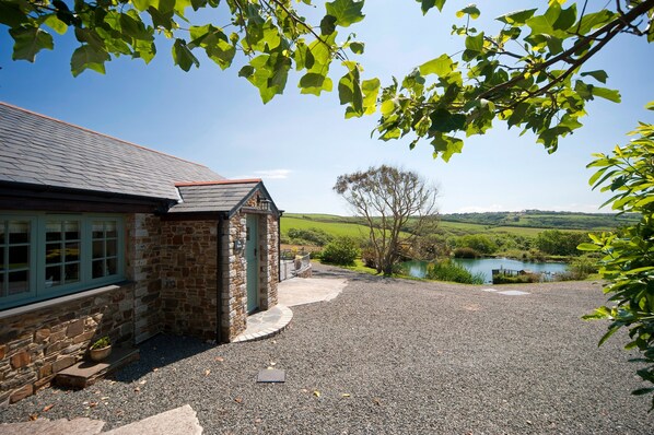 The Stables, Woodlands Manor Farm