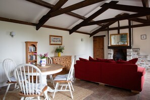 Honeysuckle Cottage - Dining Area seats four people