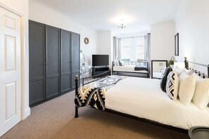 Regency Mansions Apartment, Redcar - Host & Stay