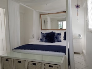 Master bedroom with en suite & walk in wardrobe/dressing area