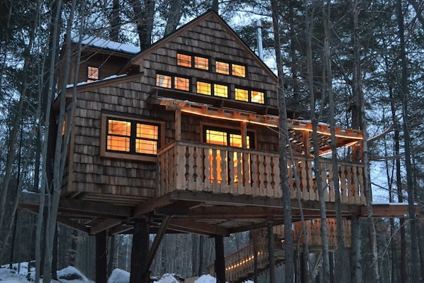 Treehouse in the Snow!