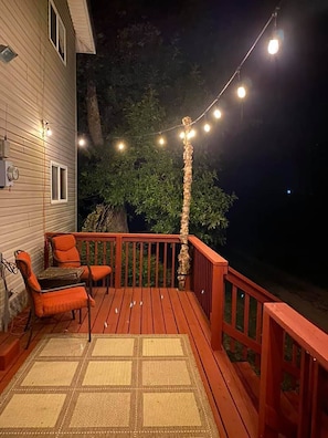 Evening view of Front of Langseth Lodge and Sunrise Deck
