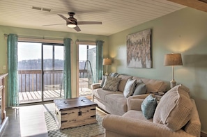 Living Room | Additional Sleeping | Sleeper Sofa