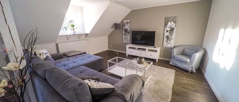 Wohnzimmer mit Schlafcouch