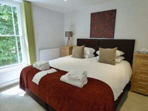 Jubilee House - Duplex - Twin Bedroom