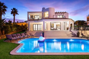 Everything you need for an unforgettable vacation. Lovely end of the day.
