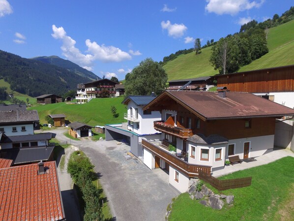 Extérieur maison de vacances [été]