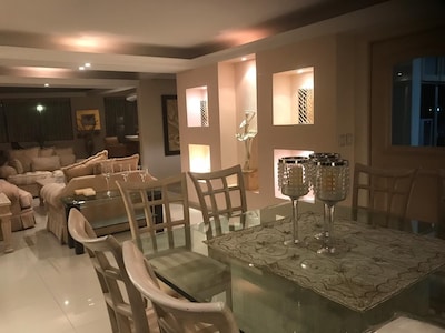 HERMOSA VILLA CON ACCESO PRIVADO A PLAYA 