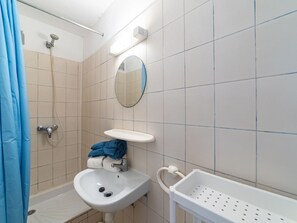 Armatur, Zapfhahn, Eigentum, Blau, Bad Sink, Sinken, Badezimmer, Lila, Spiegel, Interior Design