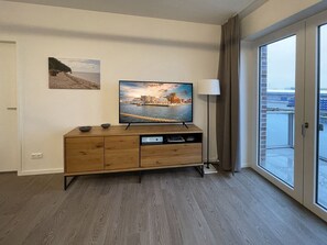 Hafenspitze App. 19 - Blick vom Sofa auf den TV