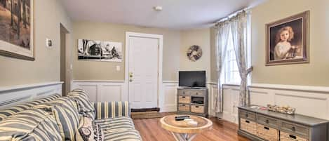 Salem Vacation Rental | 1BR | 1BA | Private Apartment