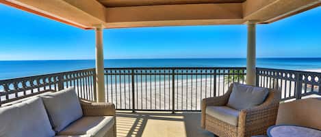 Upper level 2 - Balcony