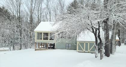 Newly Renovated Killington House, Private, hot Tub, two Sided Fireplace