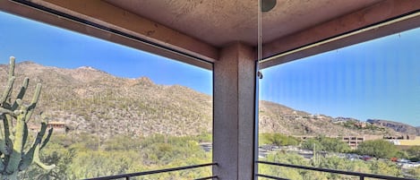 Tucson Vacation Rental | 2nd-Floor Condo | 2BR | 2BA | 1,077 Sq Ft