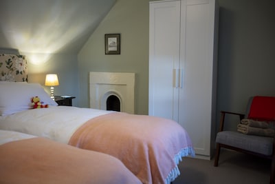 Sycamore Cottage - a traditional 2 bedroom stone cottage within the grounds of Arniston House