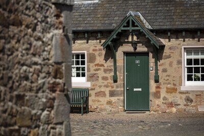 Elm Cottage -  a charming traditional stone cottage with 2 bedrooms on Arniston Estate