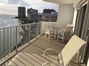 Plenty of places to sit out on the lanai. 