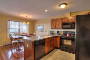 Full kitchen