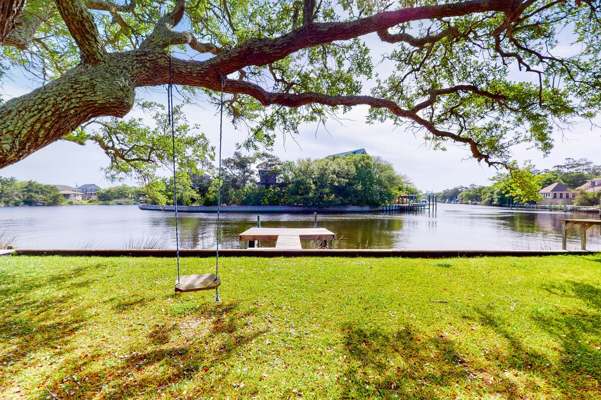 Waterfront House w/ Water View, Shared Pool, Private Washer/Dryer, & Free WiFi