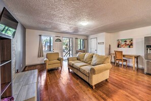 Main Living Area | Smart TV