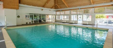 Swimming Pool, Leisure Centre, Leisure, Property, Building, Real Estate, Architecture, Resort, Recreation