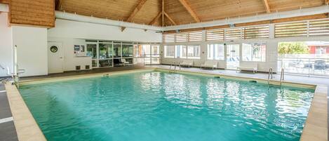 Swimming Pool, Leisure Centre, Leisure, Property, Building, Real Estate, Architecture, Resort, Recreation