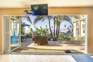 Living Room | Open Wall System