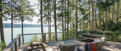 Enjoy eagles, seals and towering pines as you sip your morning coffee. 