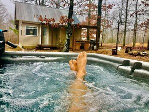Outdoor spa tub