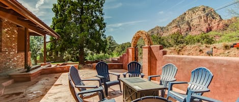 Front Courtyard with Amazing Up-Close Views of Sugarloaf Mountain