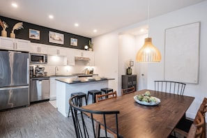 Dining Room & Kitchen