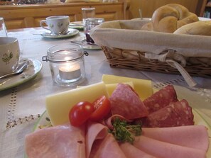 Breakfast meal
