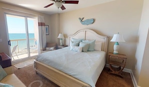 King Bedroom Overlooking the Ocean