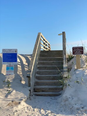 Beach access is a 2 minute walk away!  Cart, chairs, umbrella in garage.