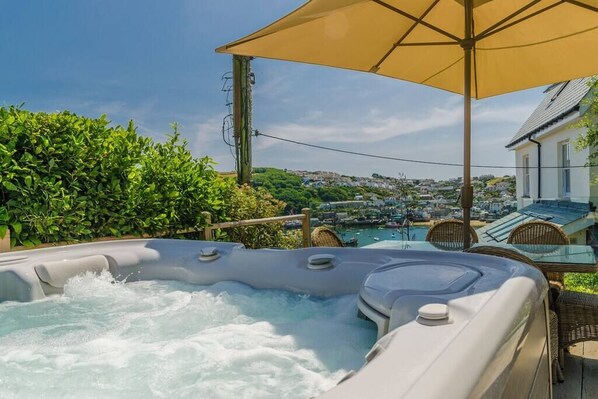 Hot Tub looking over the Fowey Harbour