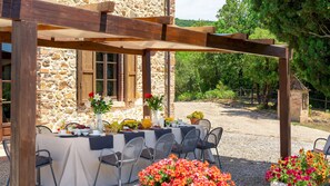 Outdoor dining