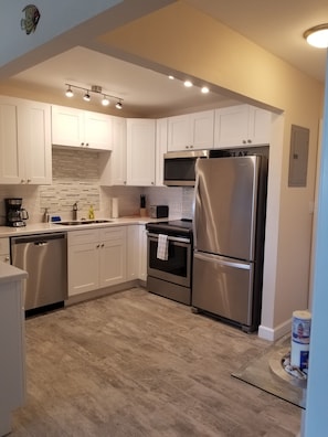Full Kitchen with Stainless appliances