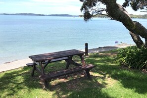 Picnic Table (shared with neighbours)