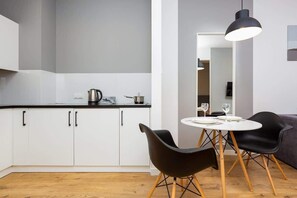 Modern, fully equipped kitchenette. 