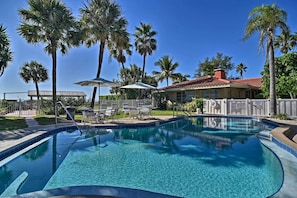 Resort Amenities | Heated Swimming Pool