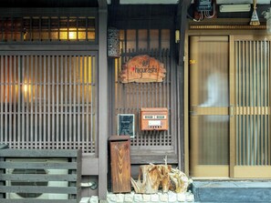 Once inside, you will find a good old-fashioned and modern space.