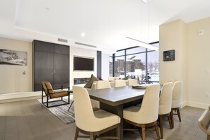 "Meeting Room","Indoors","Conference Room","Room","Chair"