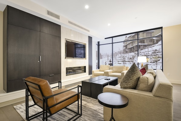 "Indoors","Room","Living Room","Furniture","Couch"