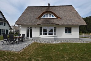 E8 Reetdach Ferienhaus Strandvogel Ostseebad Rerik
