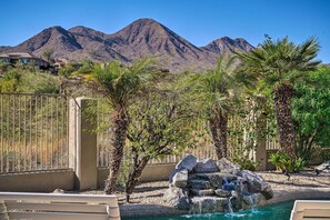 Private Yard | Mountain Views