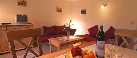 Ferienwohnung Nr. II, 1-4 Personen, 55 qm, Balkon, Schlafzimmer+Wohnschlafzimmer