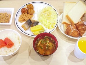 ・ <Breakfast> Breakfast is a buffet. All-you-can-eat mentaiko!